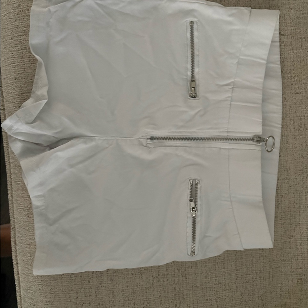 High Waist White Shorts with Zipper Details